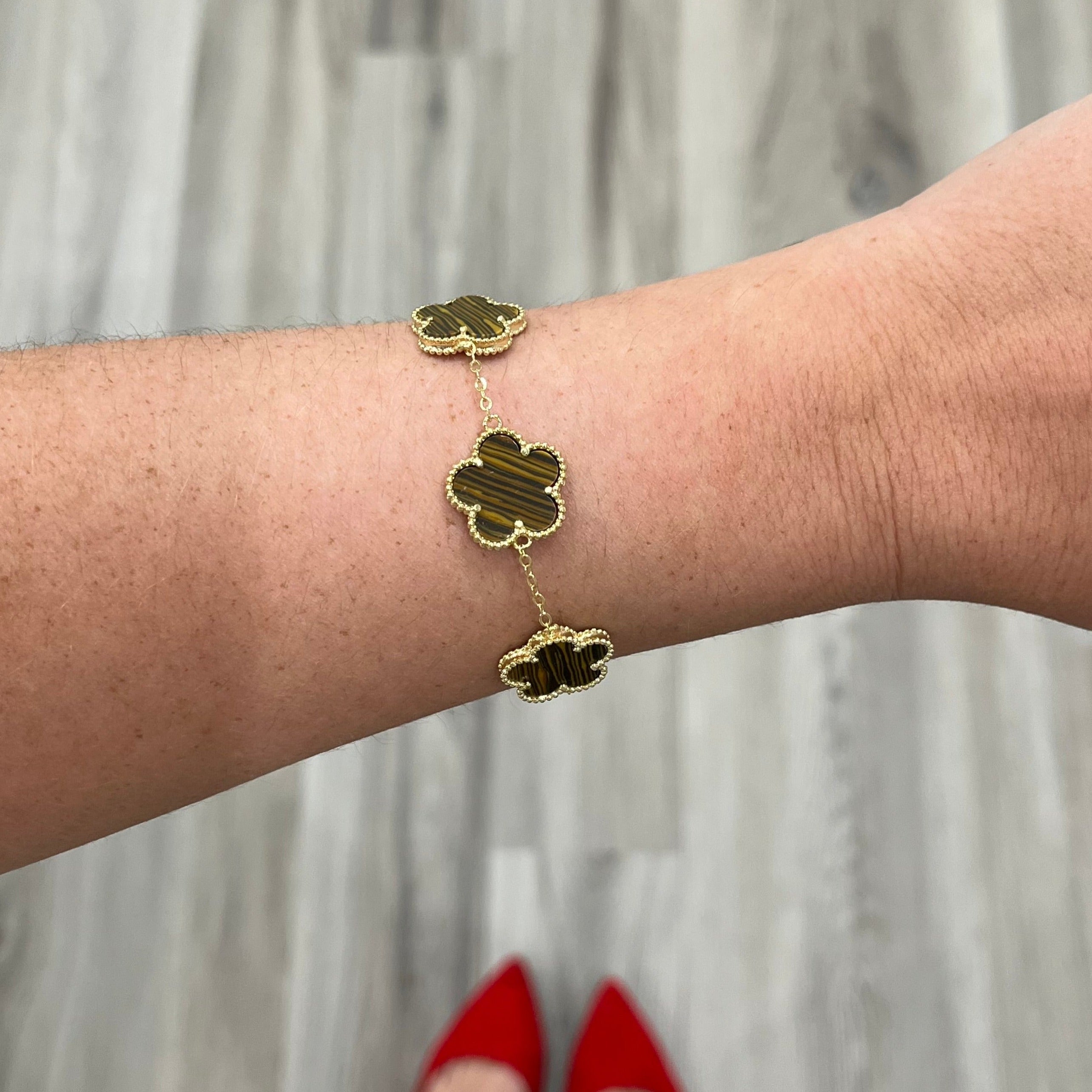 clover bracelet, mother of pearl clover necklace, onyx clover, malachite clover necklace, vca, tiger eye clover bracelet