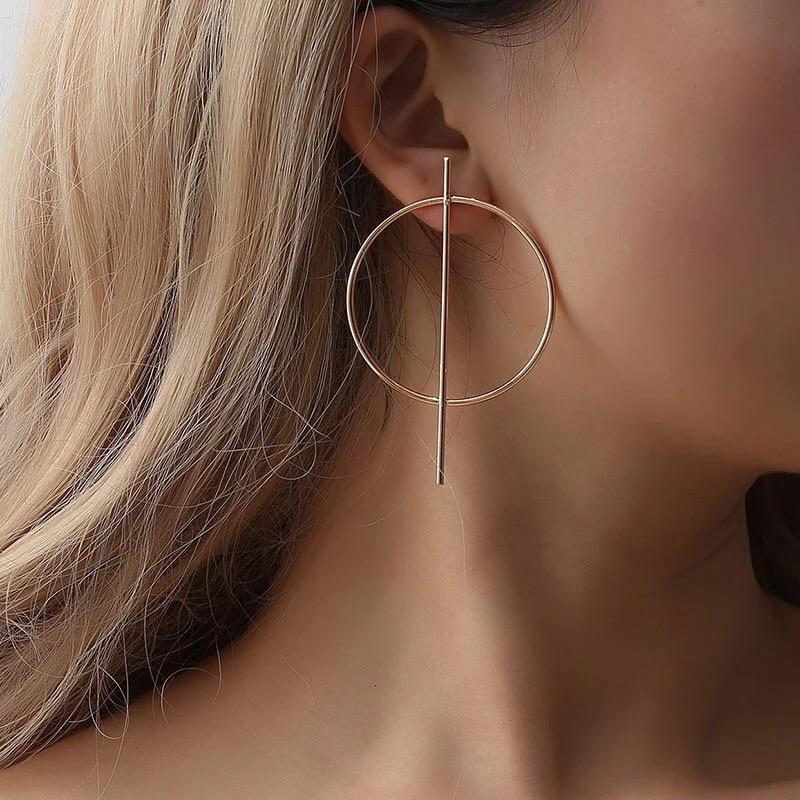 sahira jewelry design, fashion gold hoops, large hoops, bar hoops