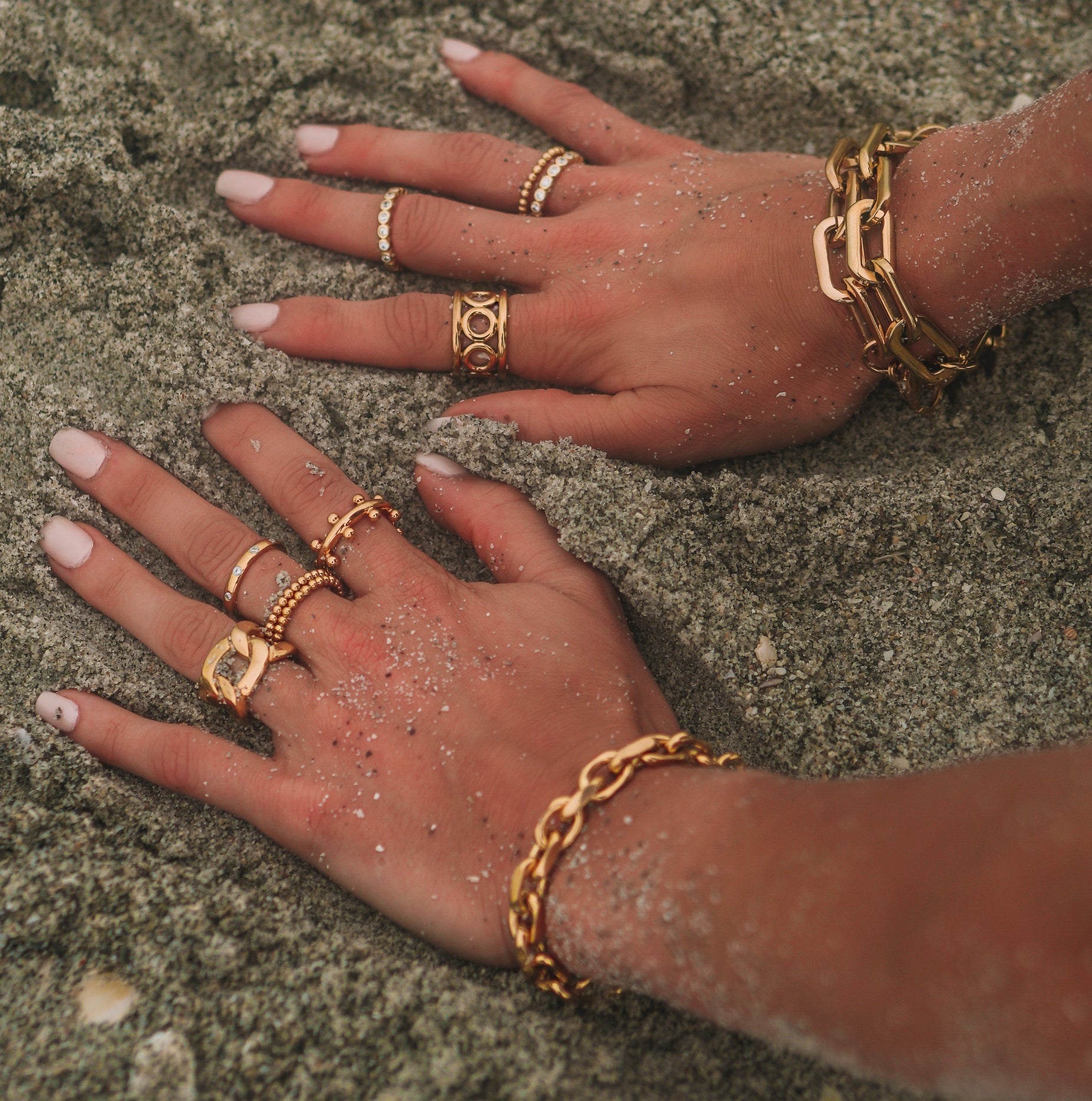 Mika Oversize Chain Ring