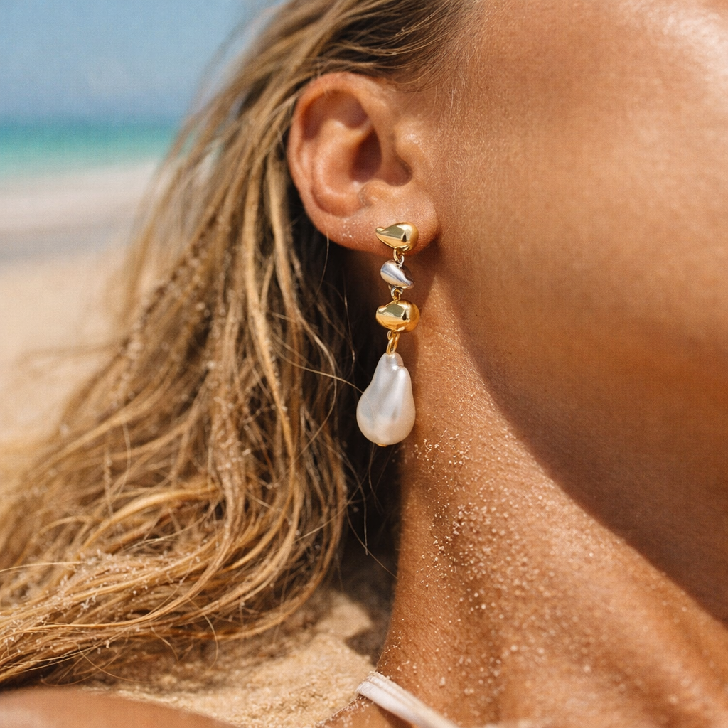 River Two Tone Pearl Earring