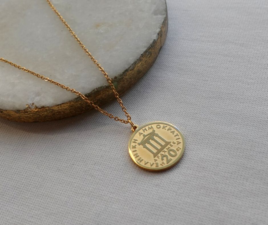 Collar de monedas clásico