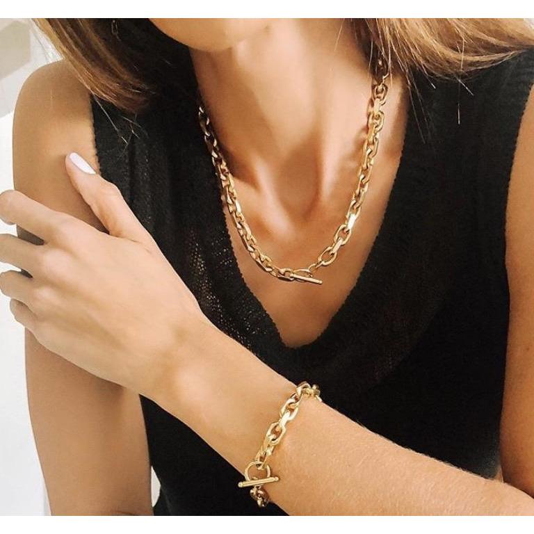 https://sahirajewelrydesign.com/cdn/shop/products/alexis-toggle-bracelet-bracelet-sahira-jewelry-design-942357_800x.jpg?v=1707258007