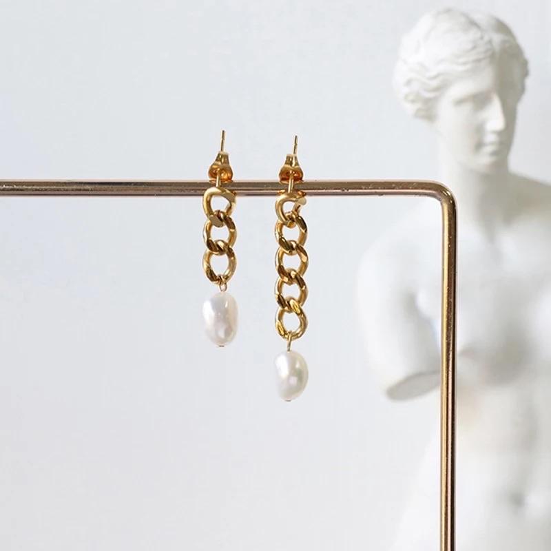 https://sahirajewelrydesign.com/cdn/shop/products/tucker-pearl-drops-earring-sahira-jewelry-design-541797_800x.jpg?v=1634671762